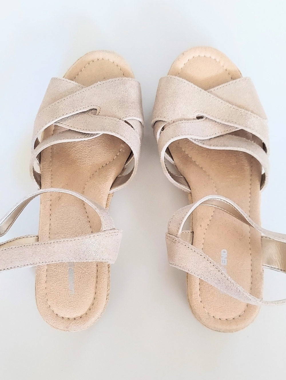 Lands' End Metalic Gold Wedge Sandals Size 7.5 B - Picture 5 of 9